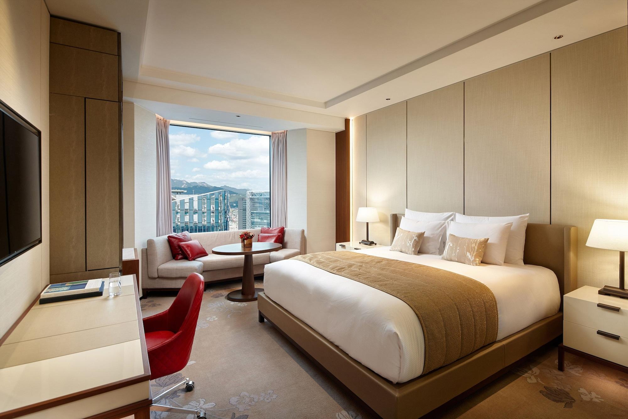 Hotel Lotte Executive Tower 5*